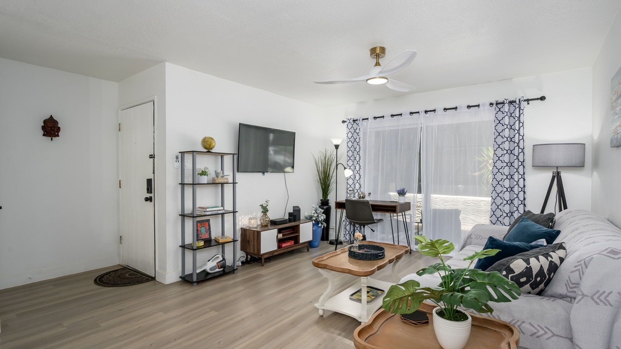 Photo of Livingroom in Paradise Valley Village