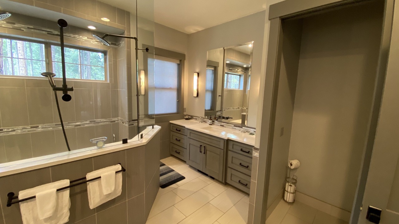 Photo of Bathroom in Deschutes River Woods
