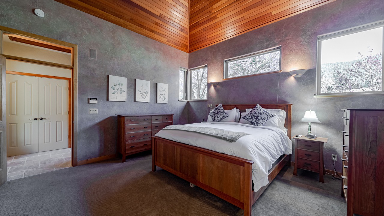 Photo of Bedroom in Burnt Ranch