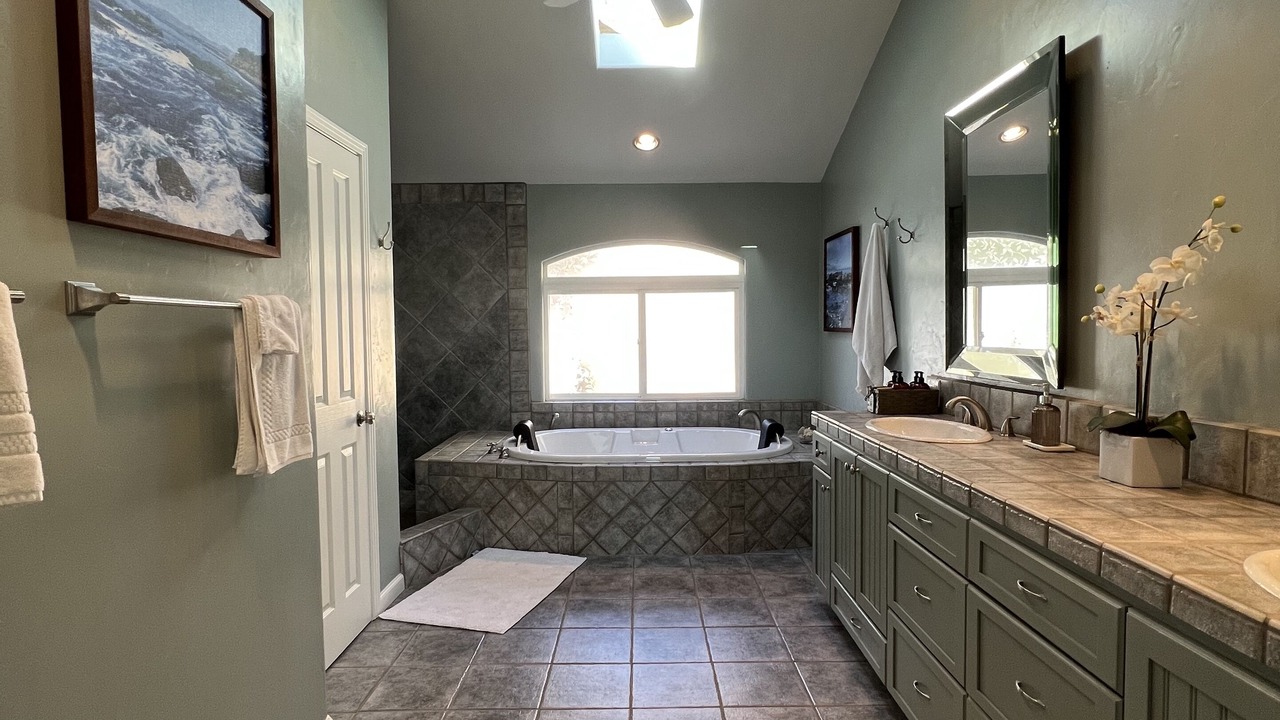 Photo of Bathroom in Oak Shores