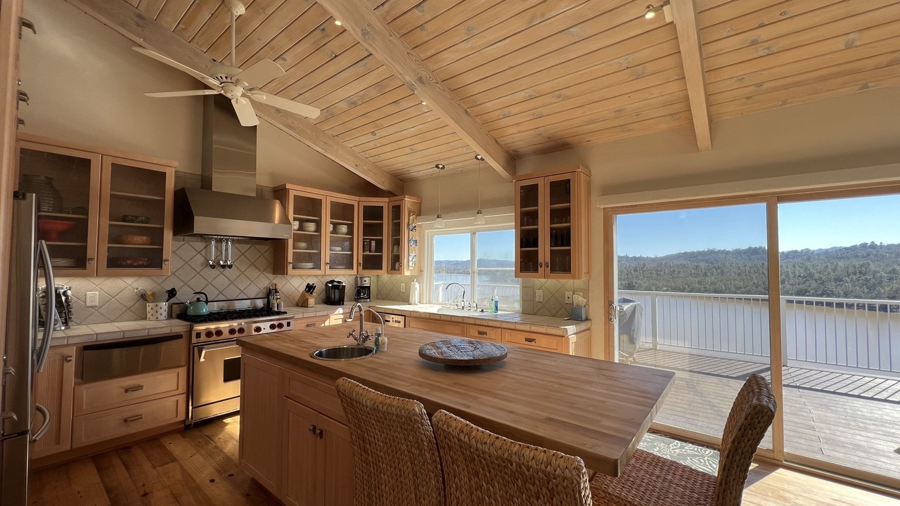 Photo of Kitchen in Oak Shores