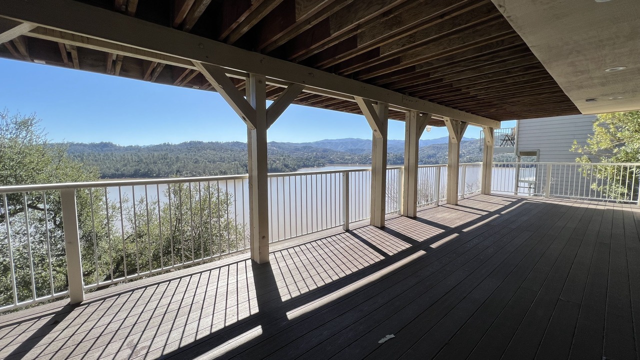 Photo of Patio Balcony in Oak Shores