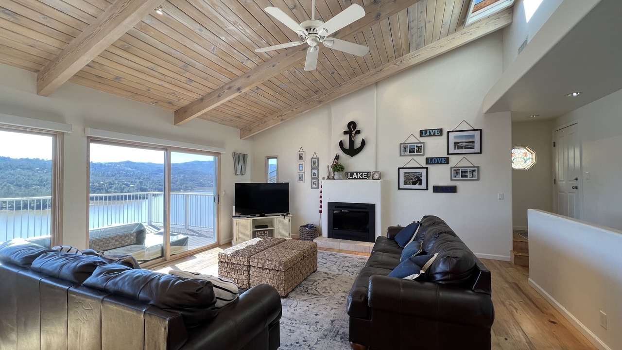 Photo of Livingroom in Oak Shores