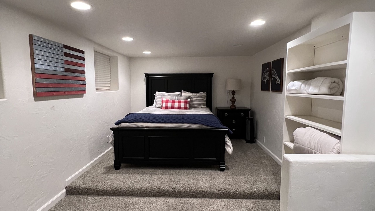 Photo of Bedroom in Oak Shores