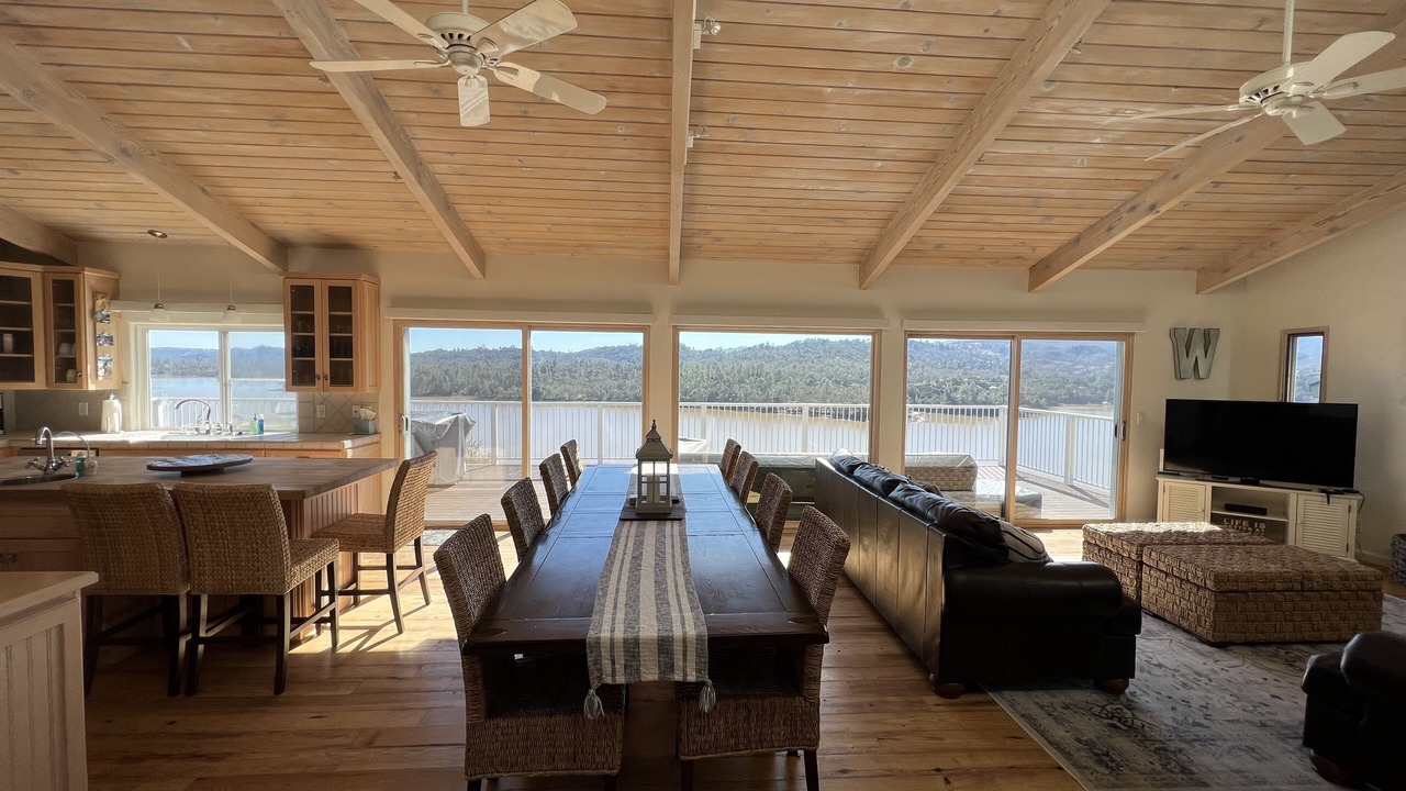 Photo of Livingroom in Oak Shores