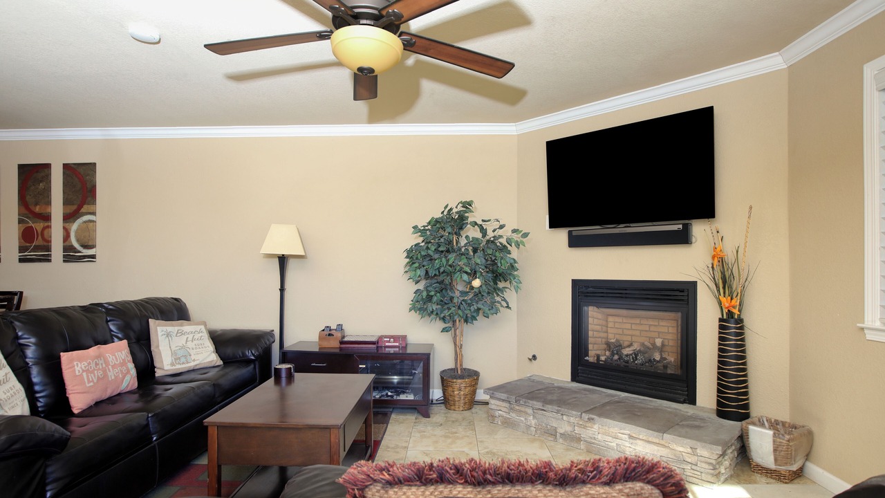 Photo of Livingroom in Downtown