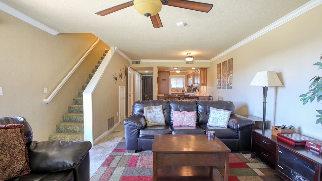Photo of Livingroom in Downtown