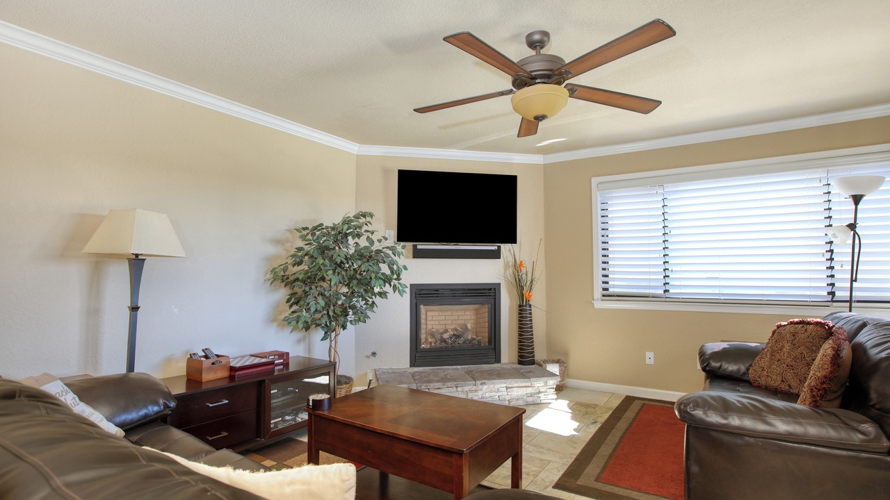 Photo of Livingroom in Downtown