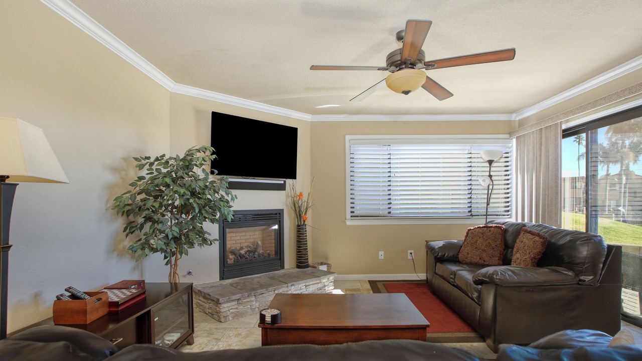 Photo of Livingroom in Downtown