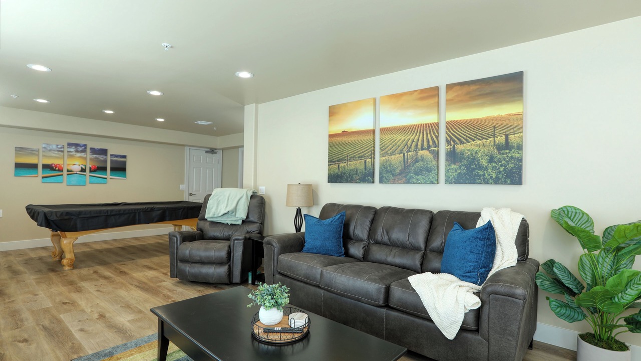 Photo of Livingroom in Downtown