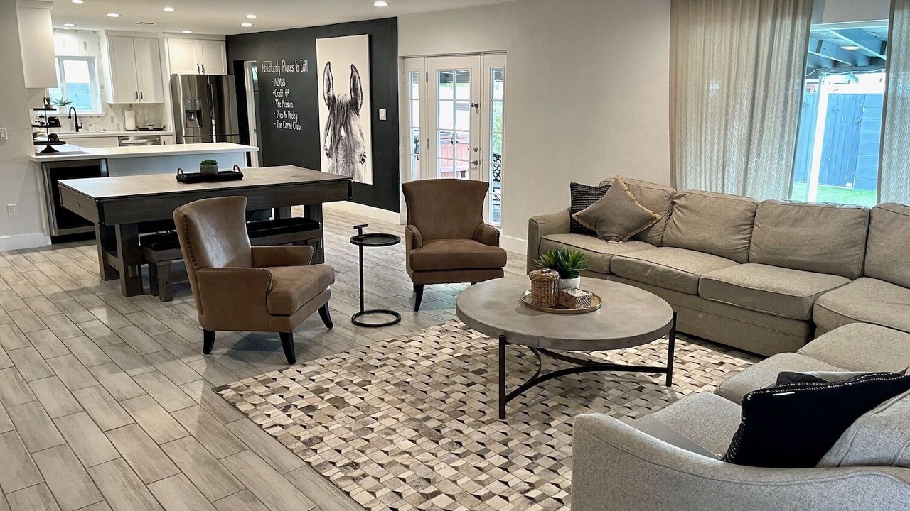 Photo of Livingroom in Scottsdale Estates Nine