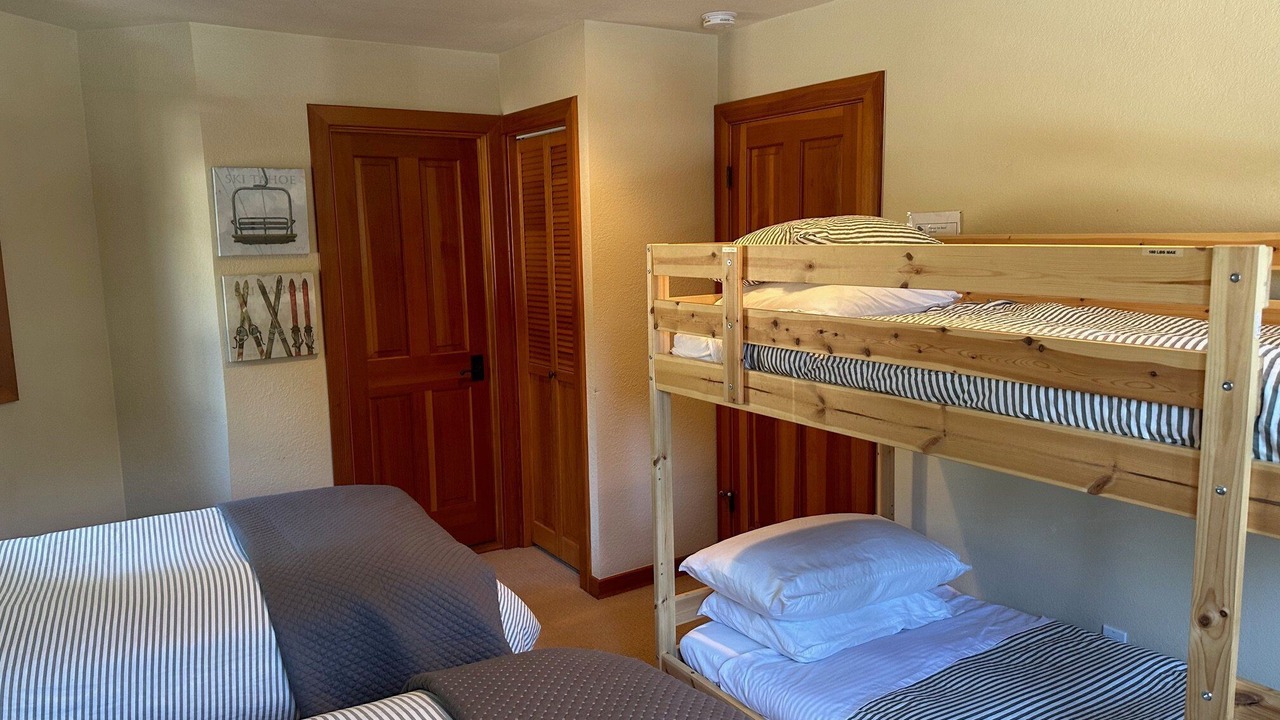 Photo of Bedroom in Alpine Meadows
