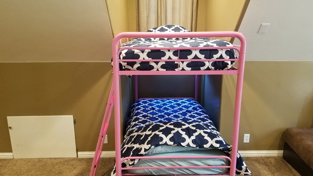 Photo of Bedroom in Pulga