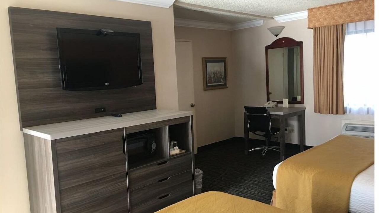 Photo of Bedroom in Monterey