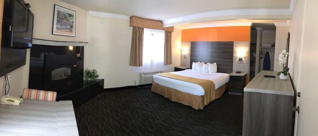 Photo of Bedroom in Munras Avenue