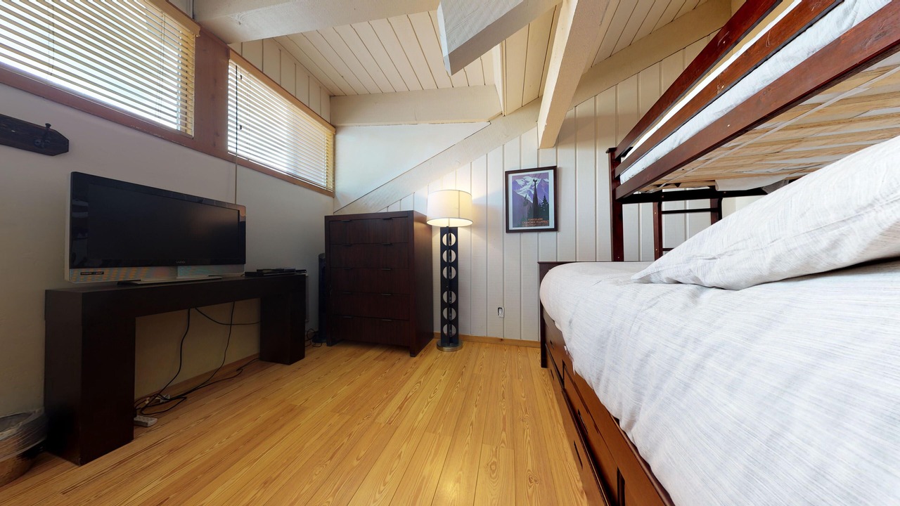 Photo of Bedroom in Mammoth Lakes