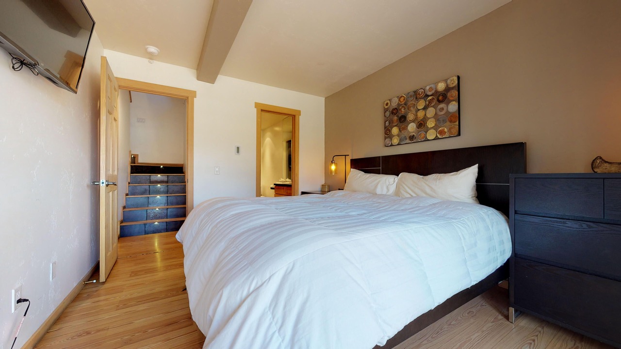 Photo of Bedroom in Mammoth Lakes