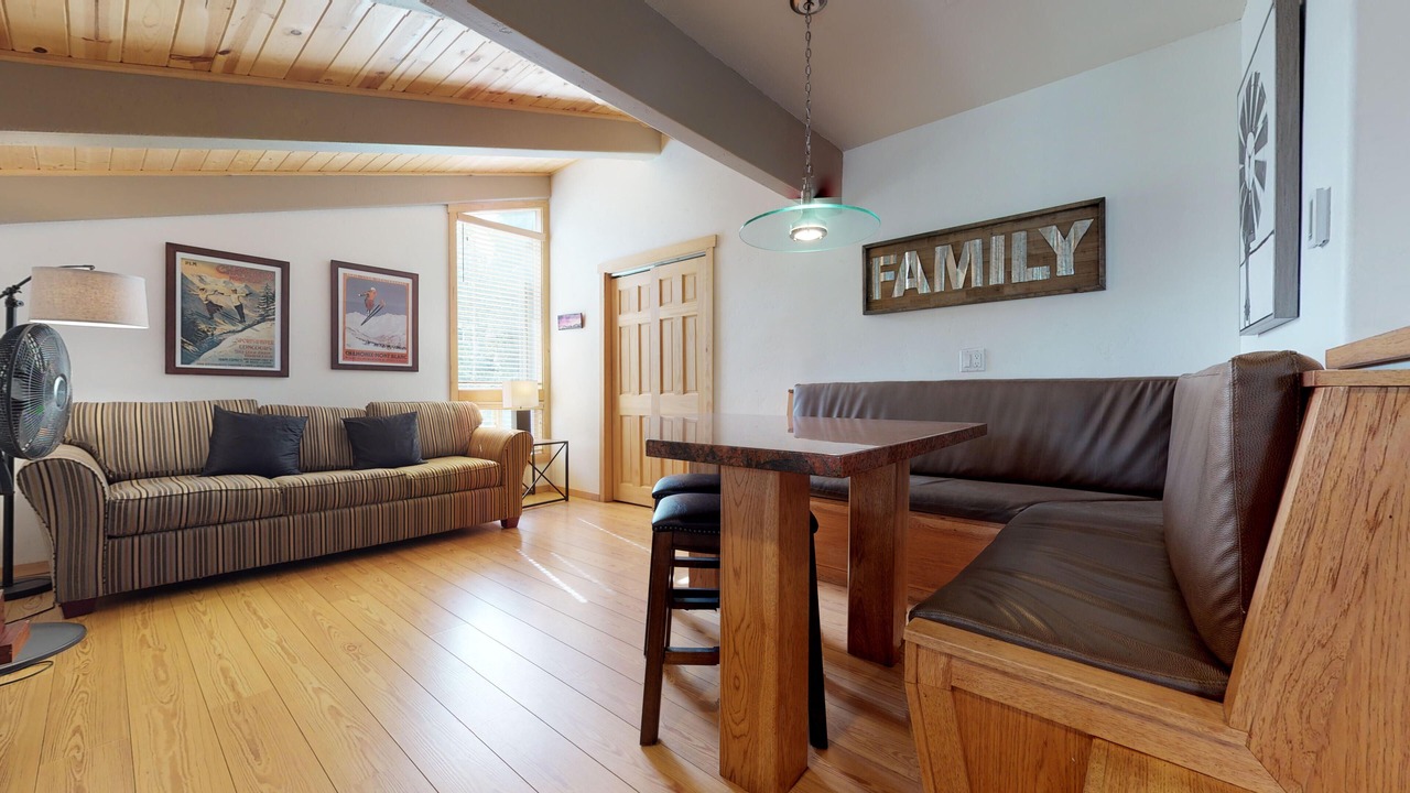 Photo of Livingroom in Mammoth Lakes