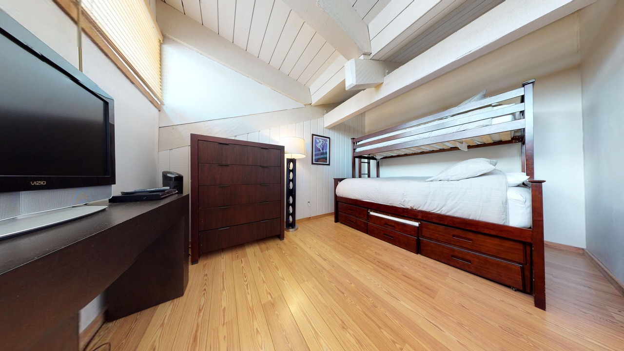Photo of Bedroom in Mammoth Lakes