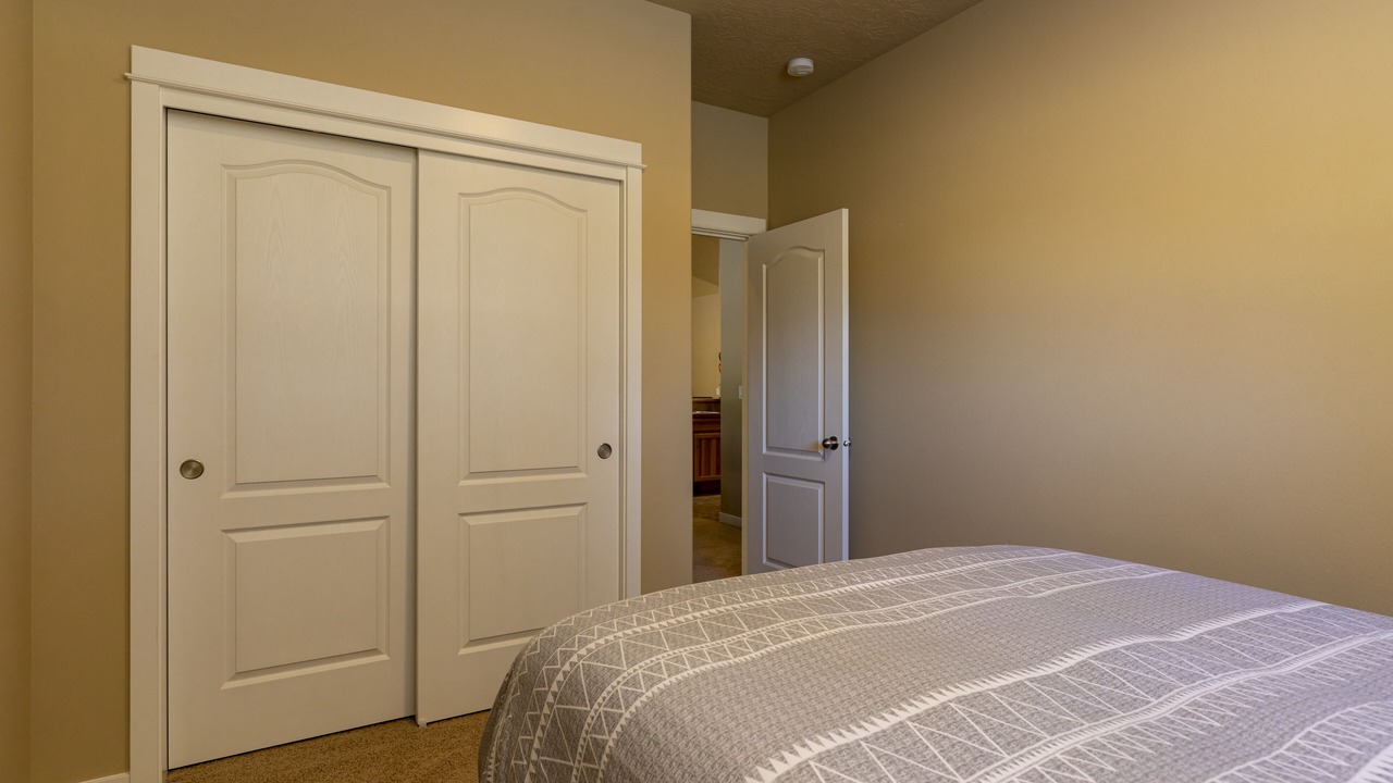 Photo of Bedroom in Chiloquin