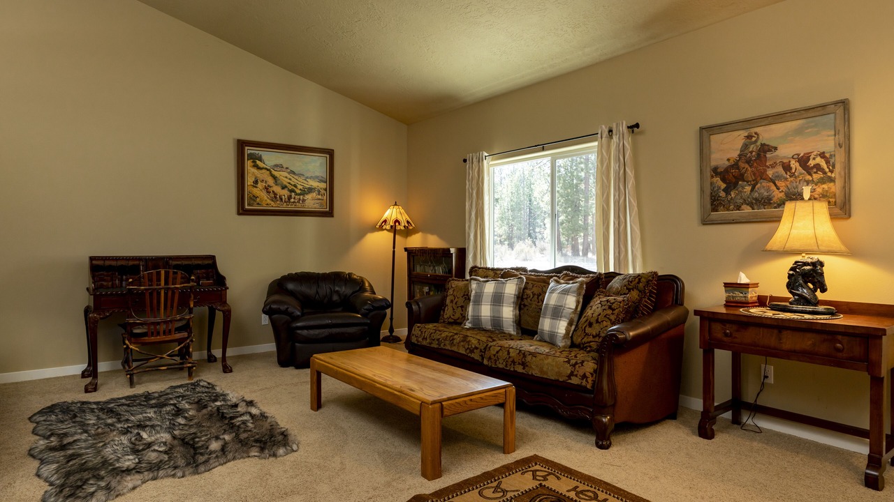 Photo of Livingroom in Chiloquin