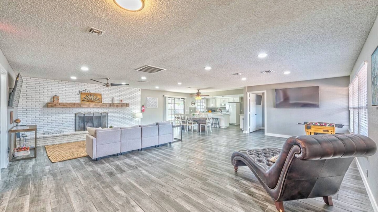 Photo of Livingroom in Southfork