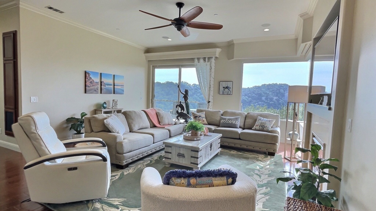 Photo of Livingroom in Avila Beach
