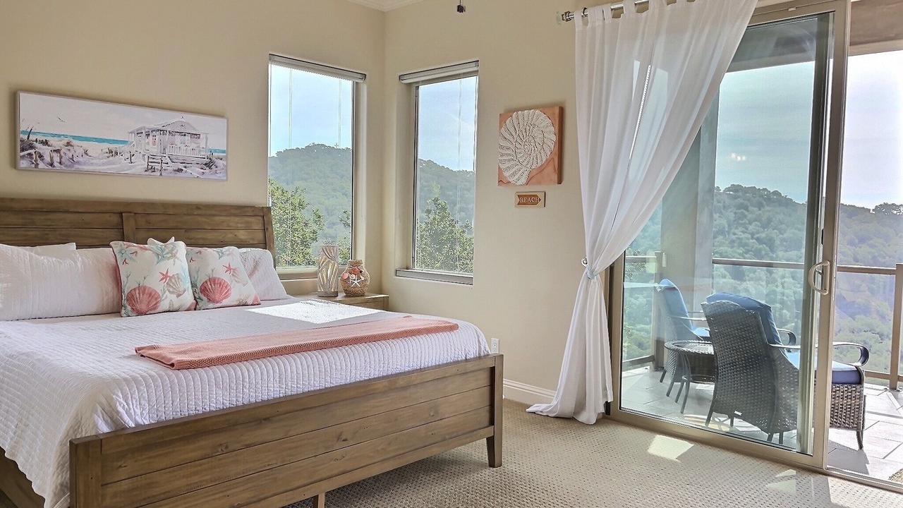 Photo of Bedroom in Avila Beach