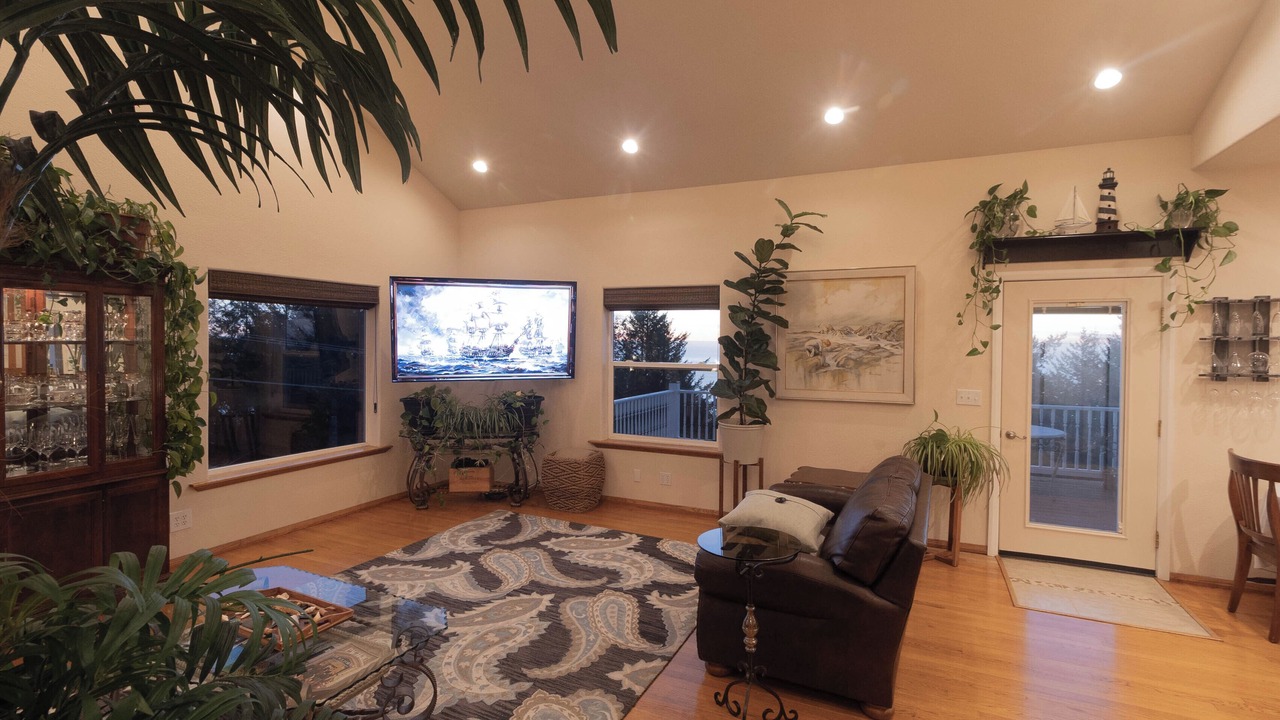 Photo of Livingroom in Shelter Cove