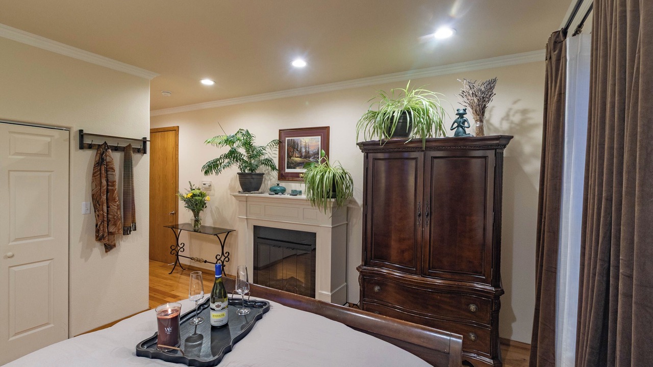 Photo of Bedroom in Shelter Cove
