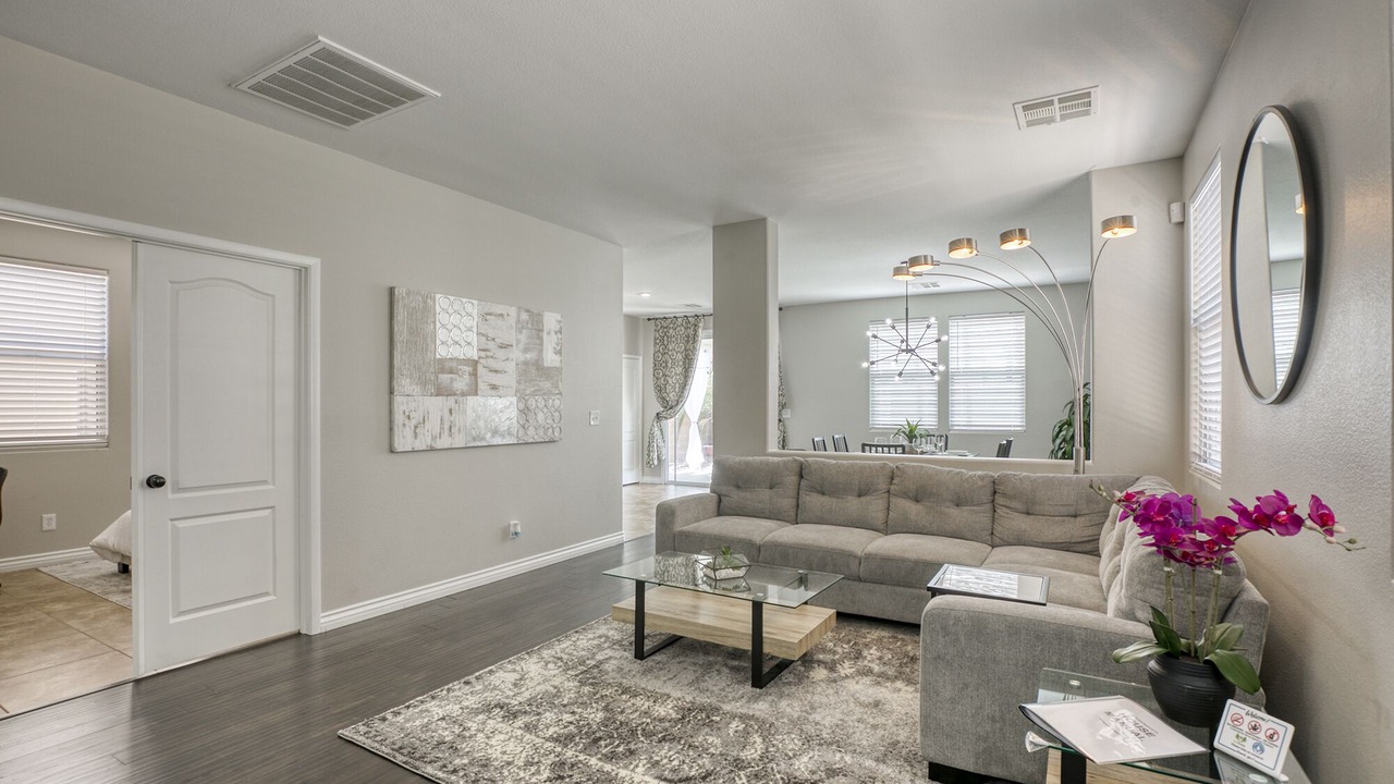 Photo of Livingroom in Nevada Trails