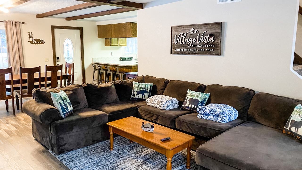 Photo of Livingroom in Shaver Lake