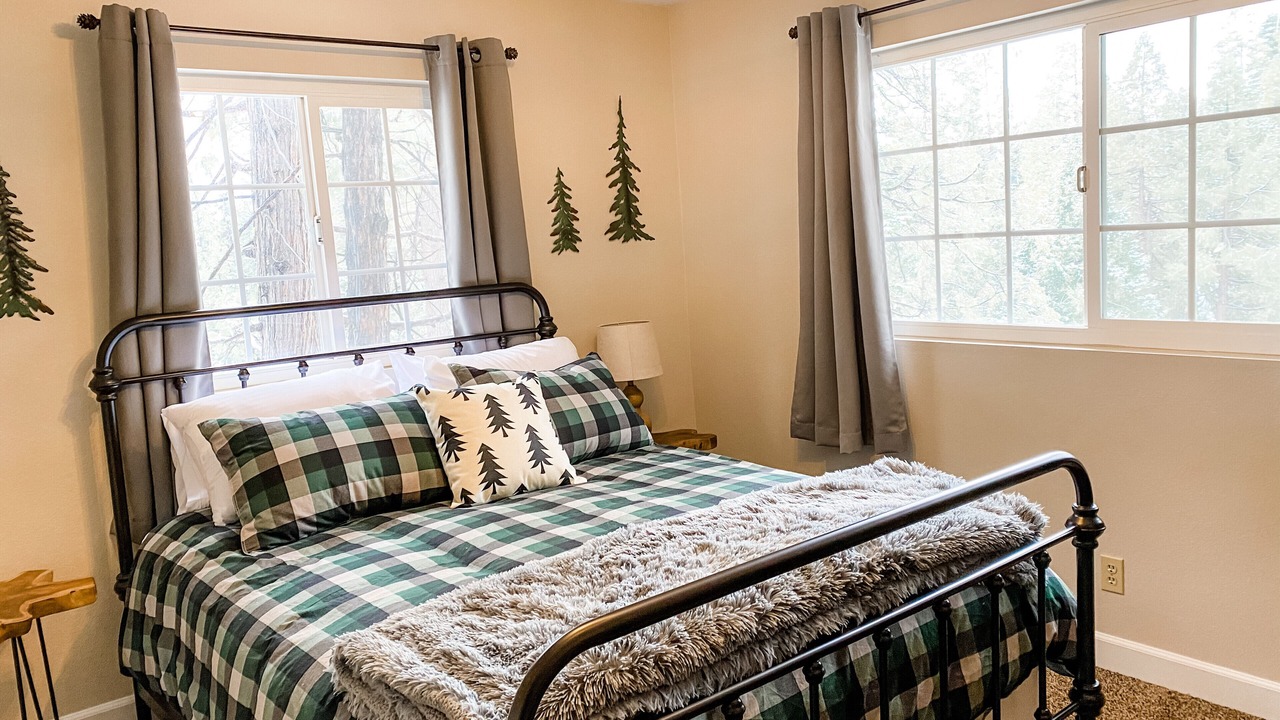 Photo of Bedroom in Shaver Lake