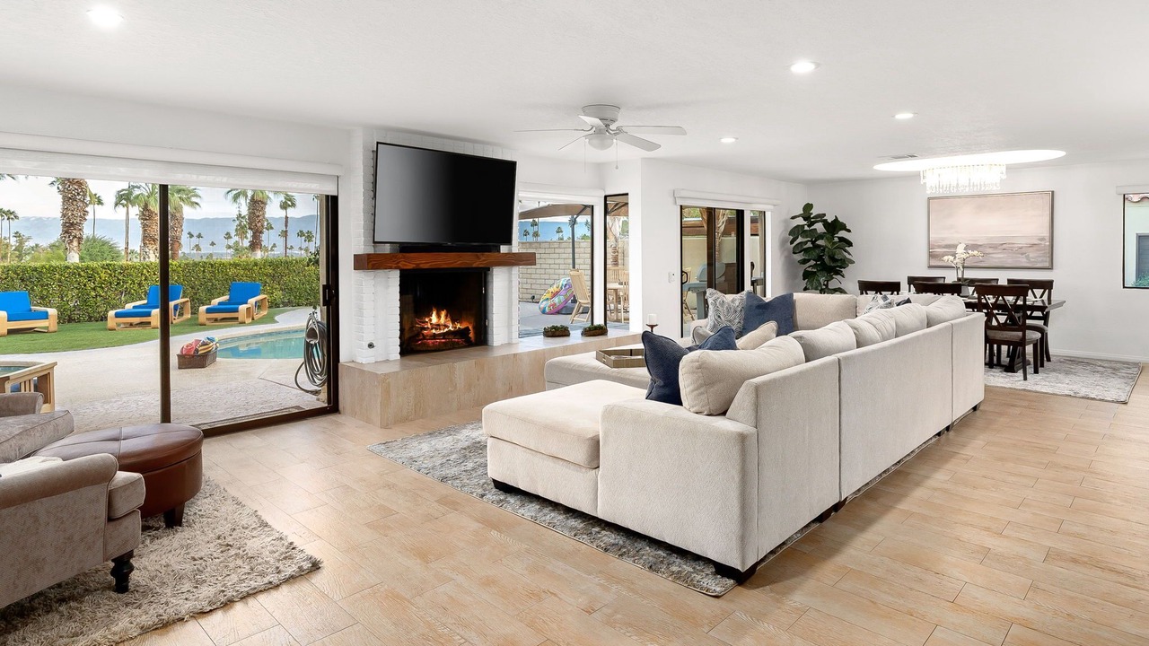 Photo of Livingroom in Palm Desert