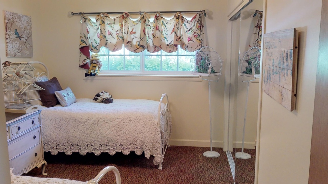 Photo of Bedroom in Salyer