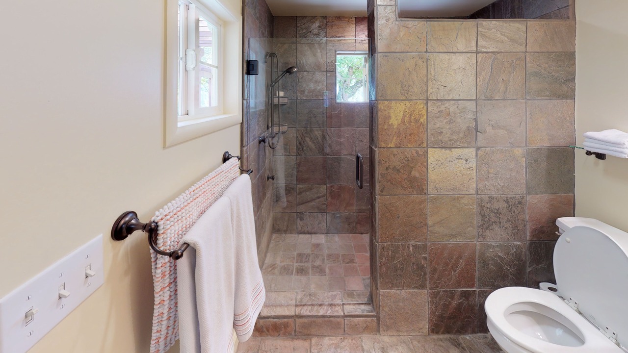 Photo of Bathroom in Salyer