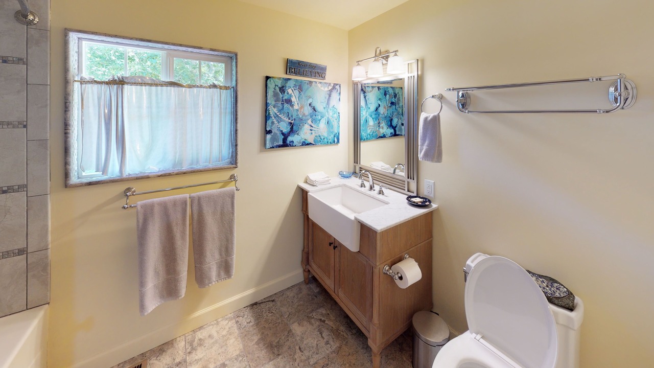 Photo of Bathroom in Salyer