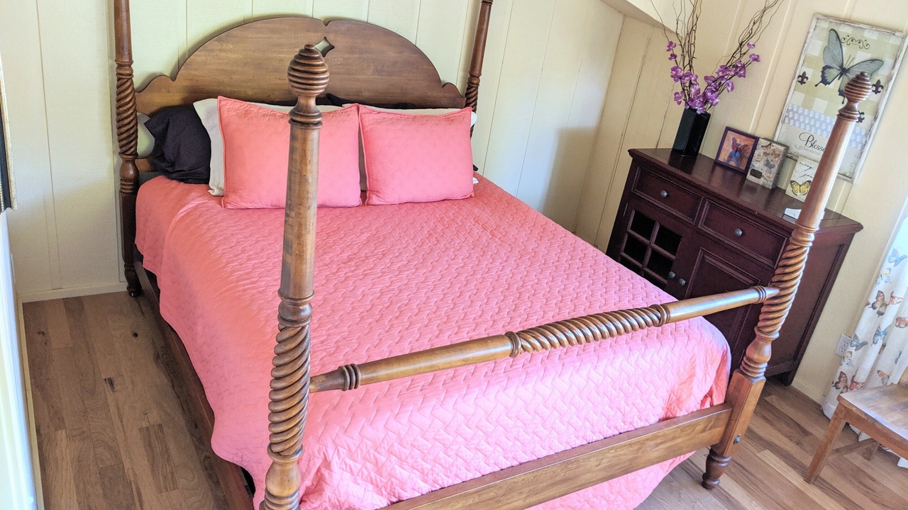 Photo of Bedroom in Salyer
