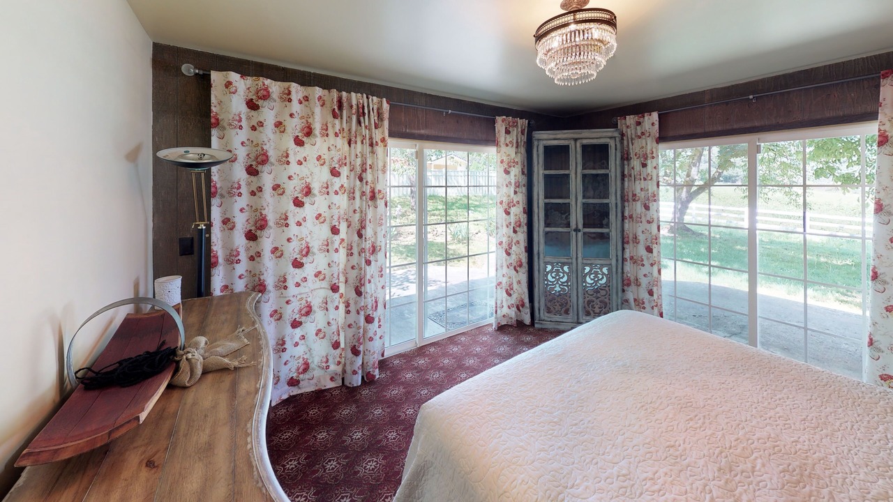 Photo of Bedroom in Salyer