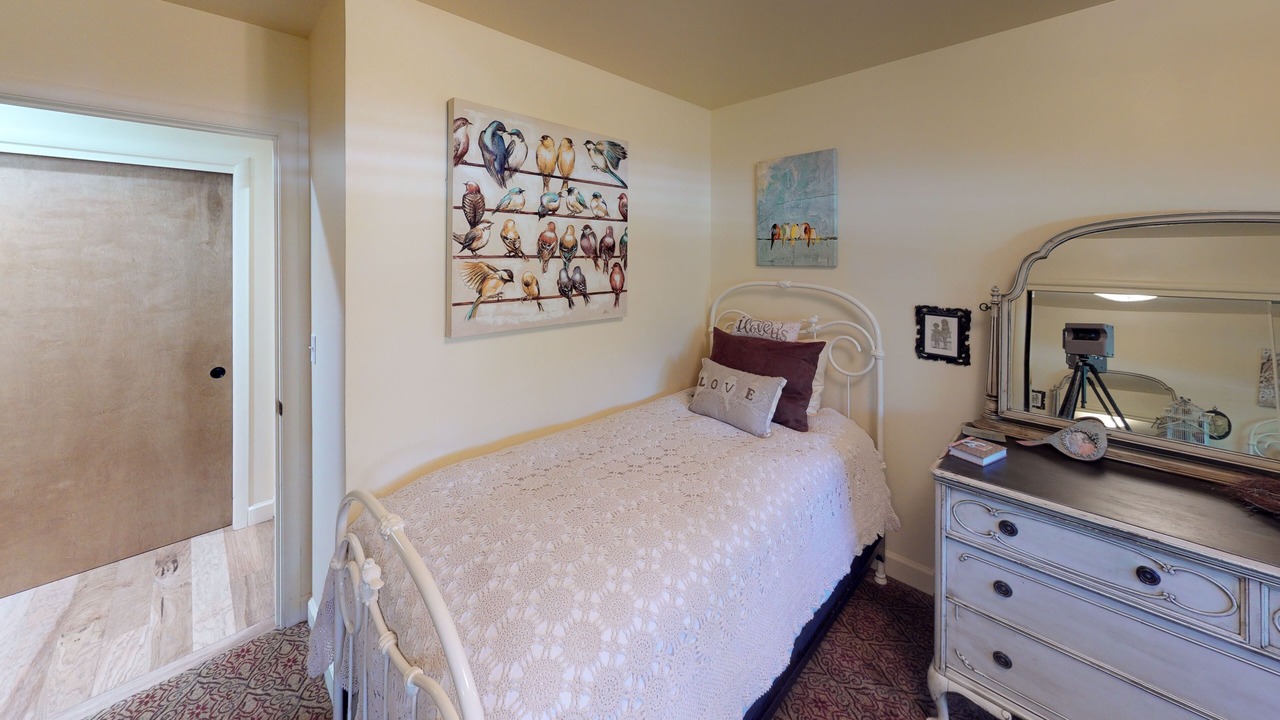 Photo of Bedroom in Salyer