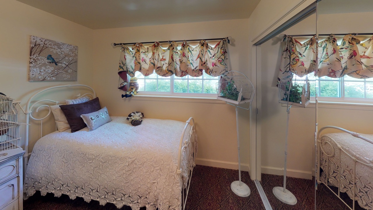 Photo of Bedroom in Salyer