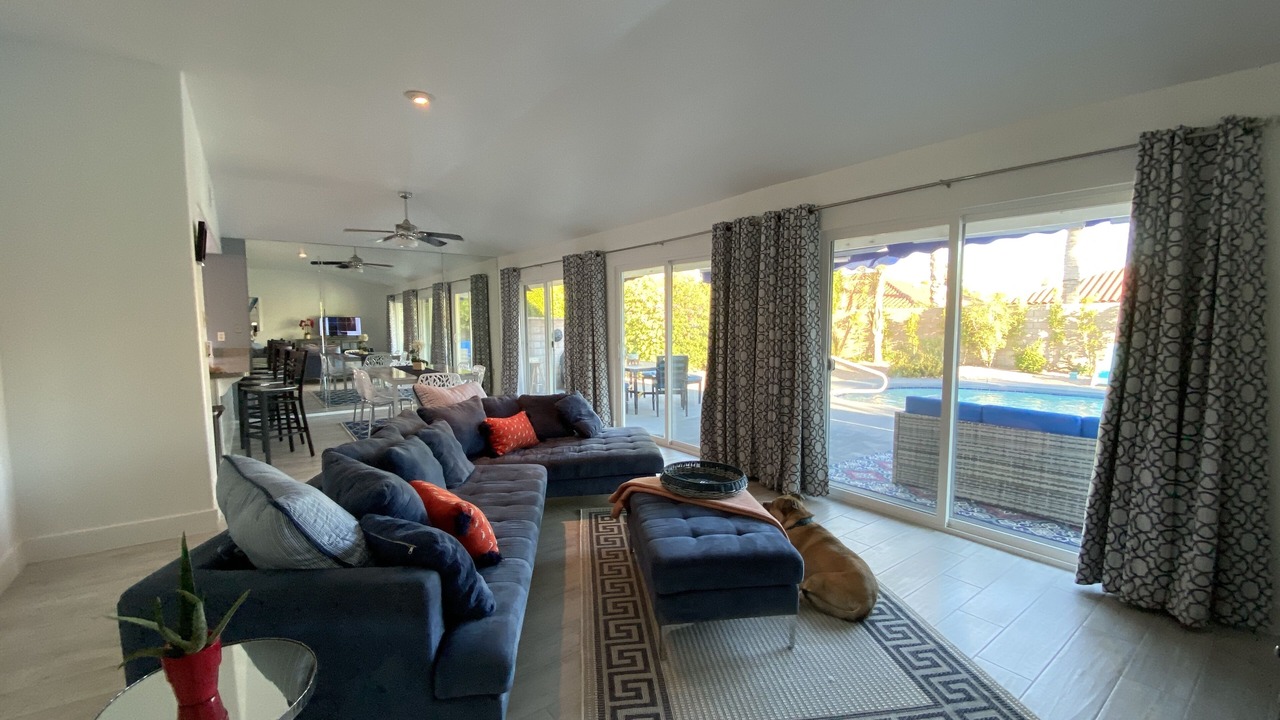 Photo of Livingroom in Desert Park Estates