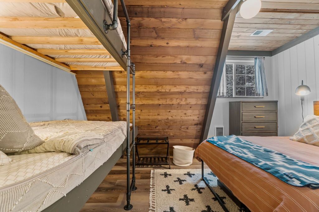 Photo of Bedroom in Crescent