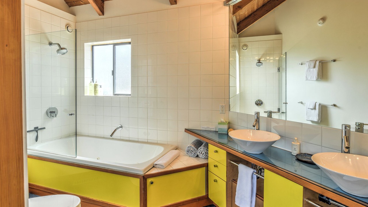 Photo of Bathroom in Sea Ranch