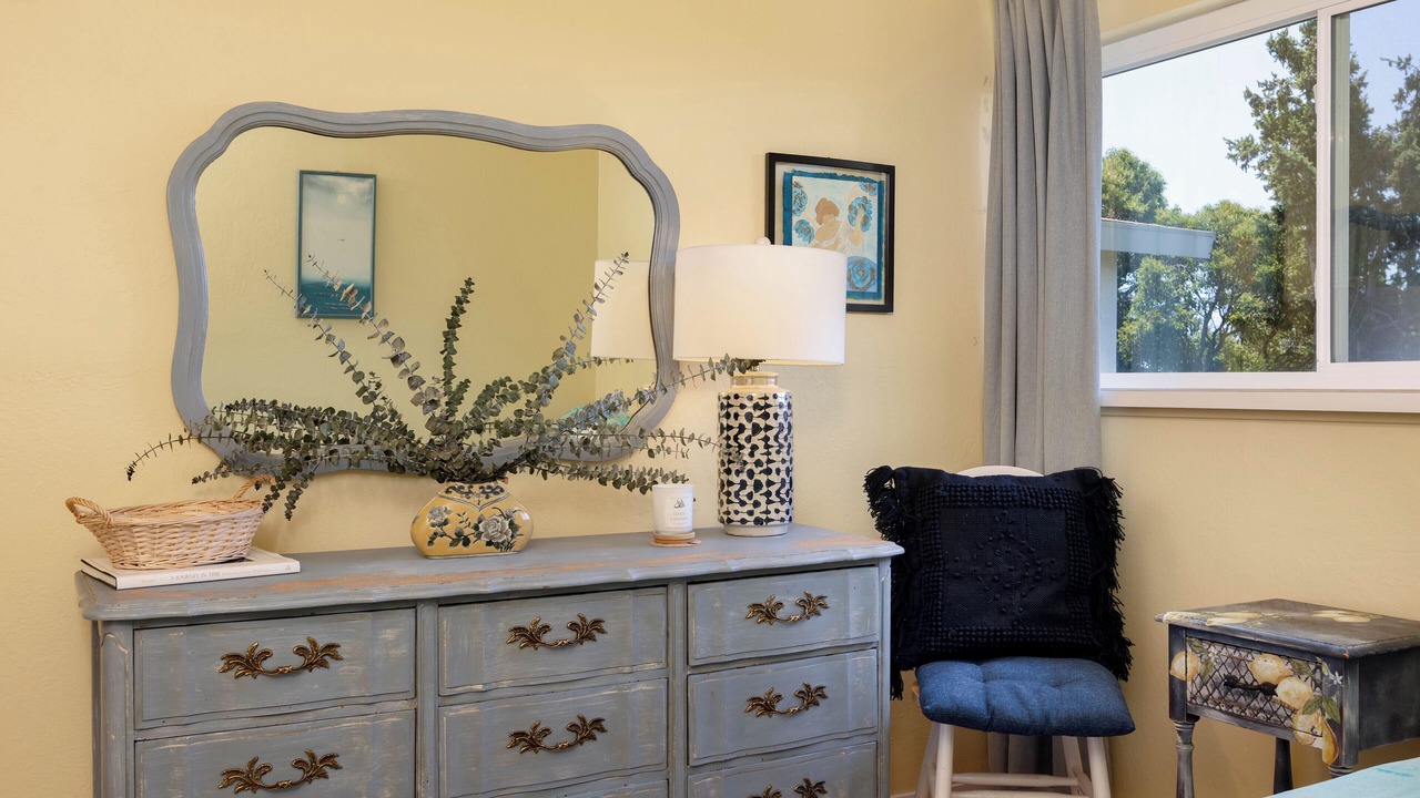 Photo of Bedroom in East Richmond Heights