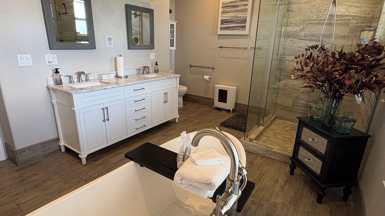 Photo of Bathroom in Lake Almanor Country Club