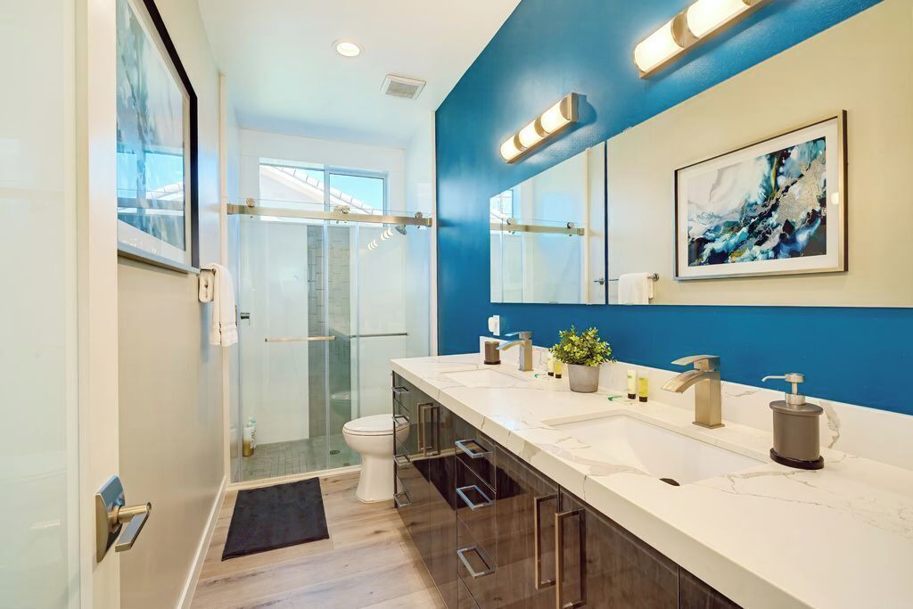 Photo of Bathroom in Racquet Club West