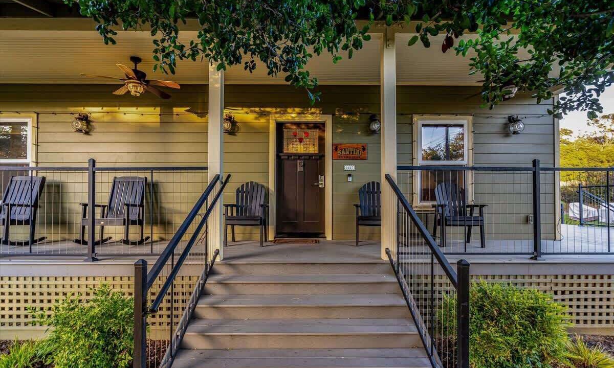 Photo of Patio Balcony in Healdsburg