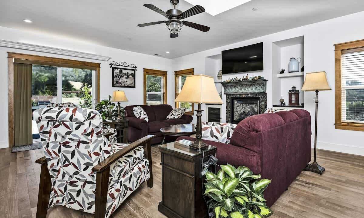 Photo of Livingroom in Healdsburg