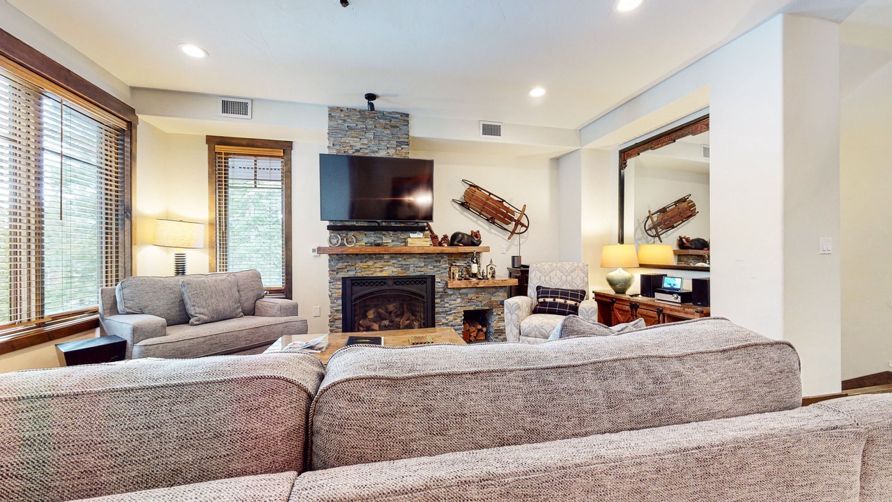 Photo of Livingroom in Woodwinds